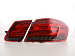 LED-takavalot Mercedes Benz E-sarja Limo W212 vuodesta 2013 punainen / musta 